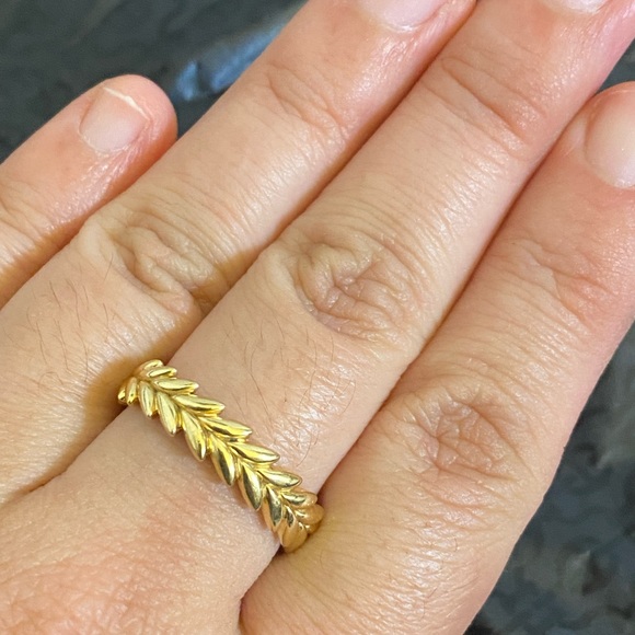 Future Ethereal Ring - Picture 2 of 16